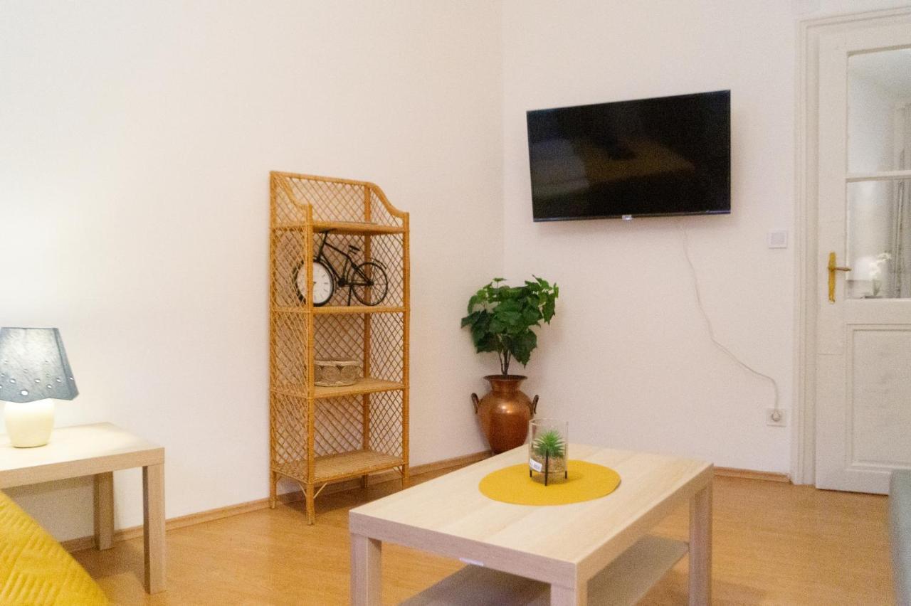 Economy 1Br Apartment Well Connected To The Whole City เวียนนา ภายนอก รูปภาพ